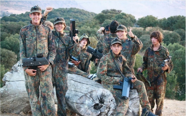 Group of participants 